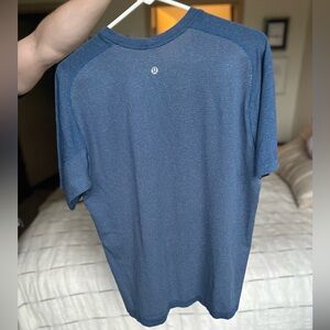 Lulelemon Metal Tech Vent t-shirt, medium, blue